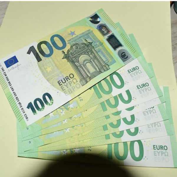 100 Euro Banknotes